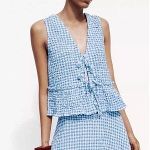 NWT. Zara Light Blue Gingham Sleeveless Blouse